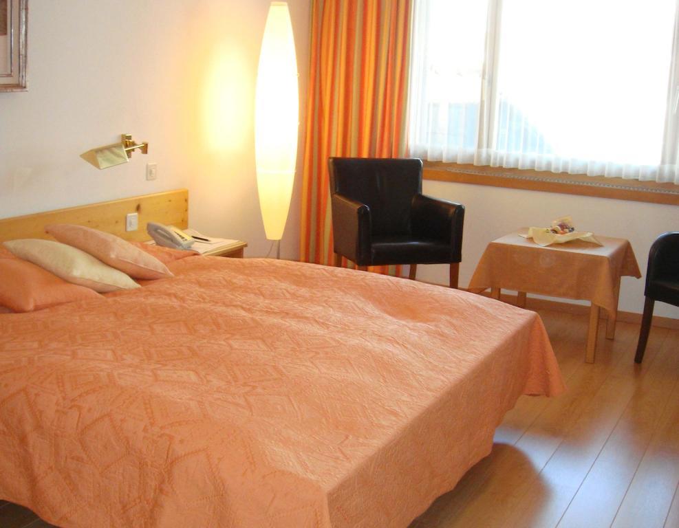 Hotel Poestli Maloja Quarto foto